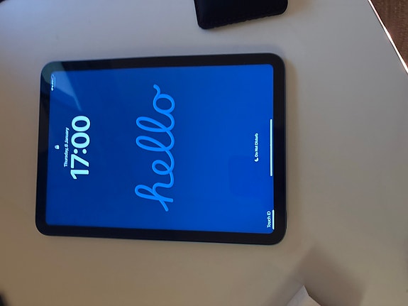 iPad 10gen 64gig image 2