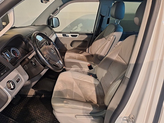 Volkswagen Multivan 5 of 5