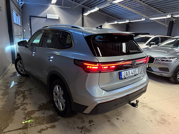 Volkswagen Tiguan 6 of 14