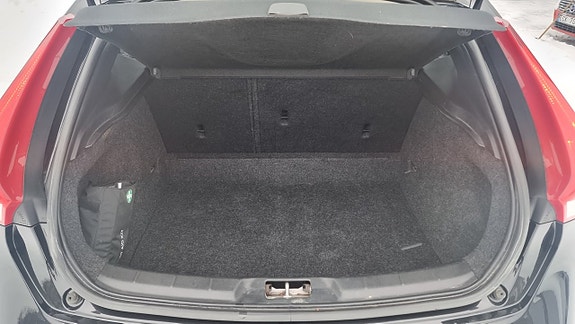 Volvo V40 Cross Country 14 of 15