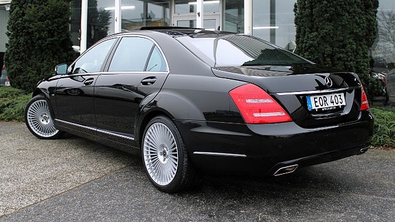 Mercedes-Benz S400 4 of 22