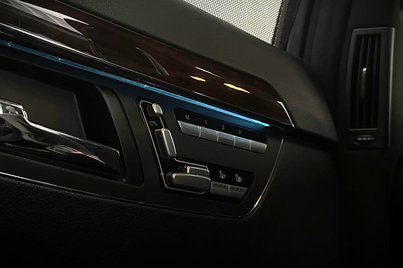 Mercedes-Benz S400 19 of 22