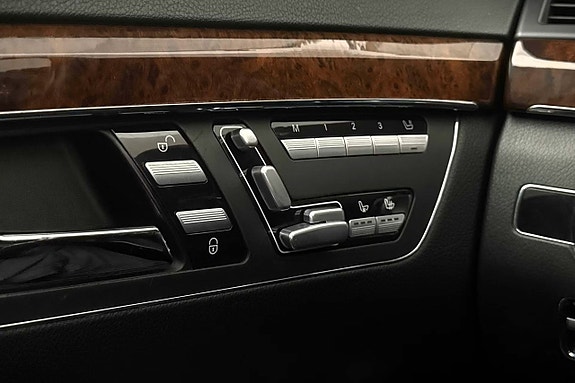 Mercedes-Benz S400 9 of 22