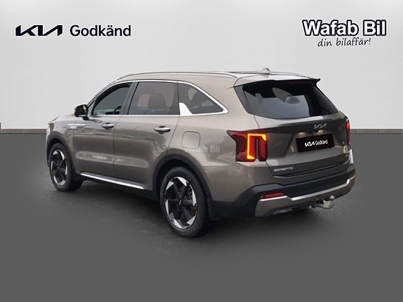 Kia Sorento 6 of 17