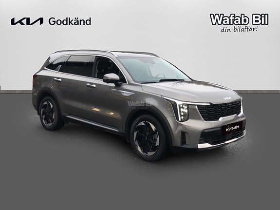 Kia Sorento 3 of 17
