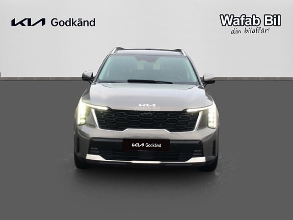 Kia Sorento 2 of 17