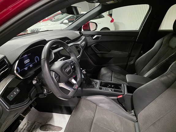 Audi Q3 7 of 13