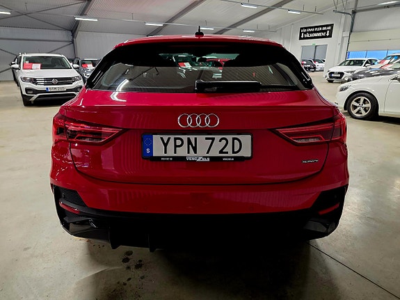 Audi Q3 4 of 5