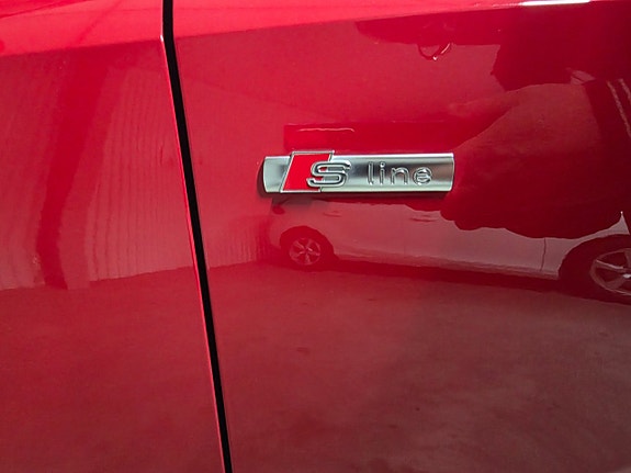 Audi Q3 6 of 13