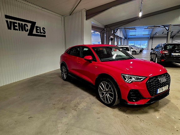Audi Q3 2 of 5