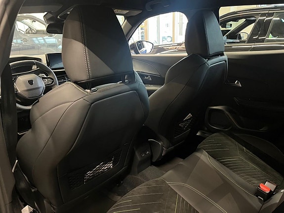Peugeot 2008 7 of 16