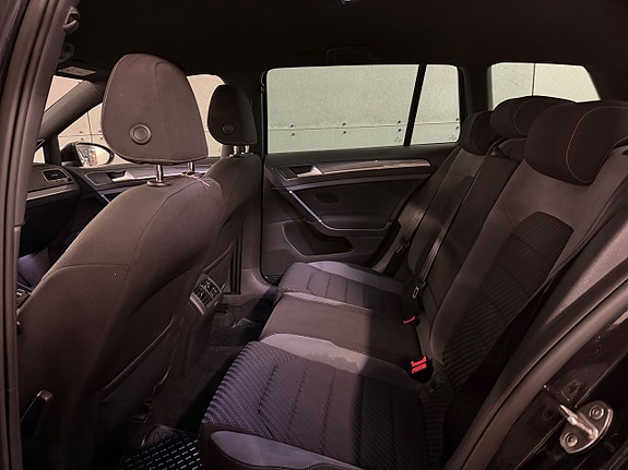 Volkswagen Golf VII 10 of 17
