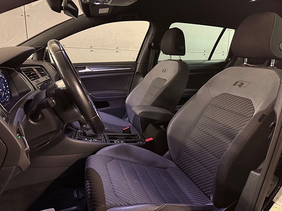 Volkswagen Golf VII 9 of 17