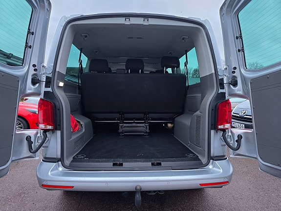 Volkswagen Caravelle 16 of 16