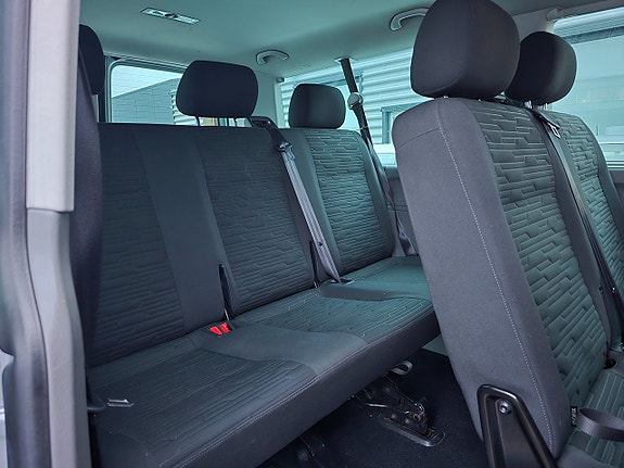 Volkswagen Caravelle 11 of 16