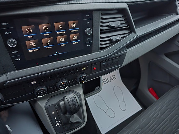 Volkswagen Caravelle 14 of 16