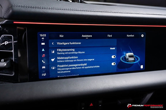 Porsche Macan Turbo 21 of 27