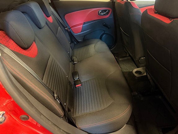 Renault Clio 14 of 15
