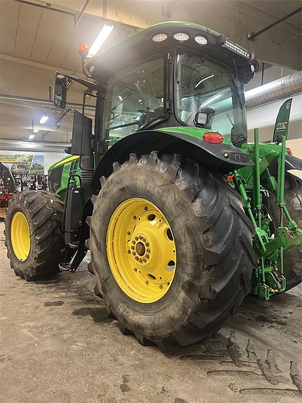 John Deere 7200R 4 of 8