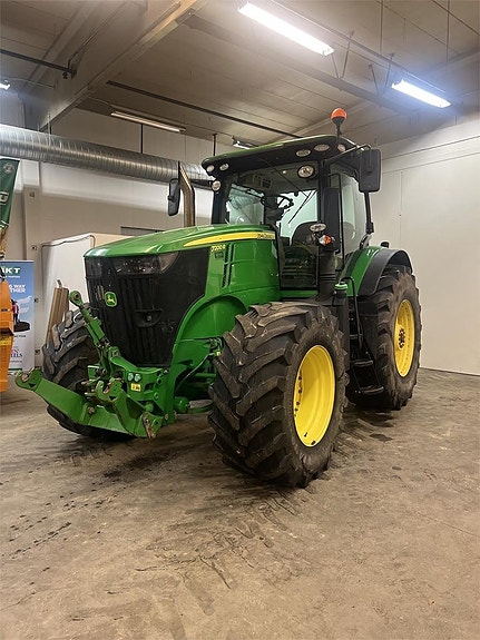 John Deere 7200R