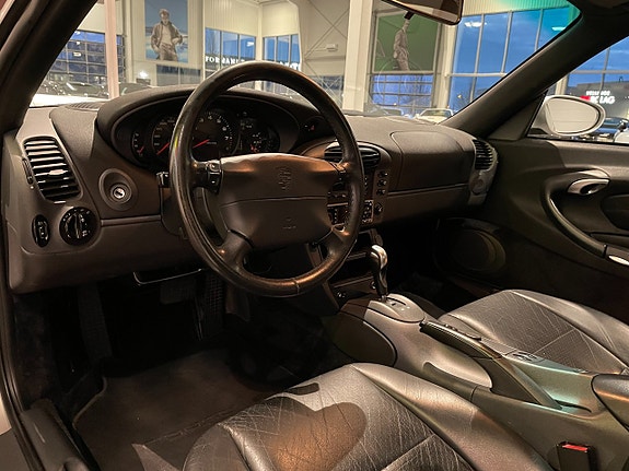 Porsche 911 Carrera 8 of 14