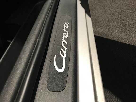 Porsche 911 Carrera 13 of 14