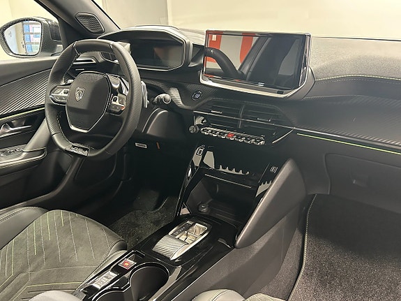 Peugeot 2008 3 of 5