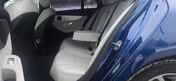 Mercedes-Benz C300 24 of 27