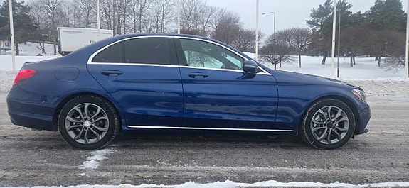Mercedes-Benz C300 3 of 5