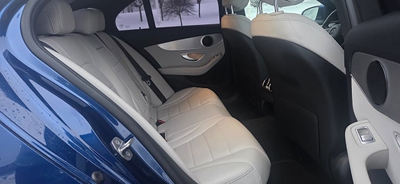 Mercedes-Benz C300 27 of 27