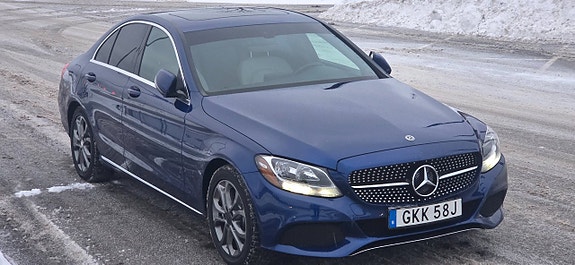 Mercedes-Benz C300 2 of 5
