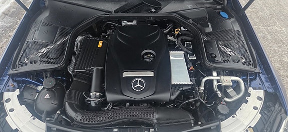 Mercedes-Benz C300 15 of 27