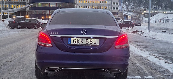 Mercedes-Benz C300 5 of 5
