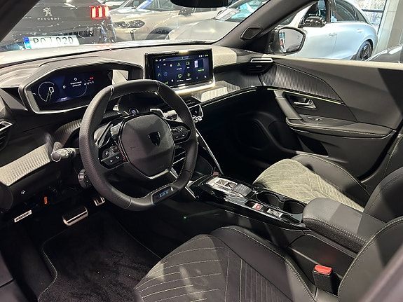 Peugeot 2008 3 of 5