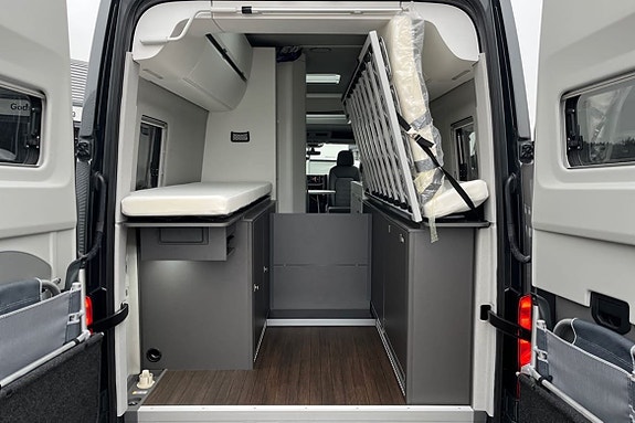 Volkswagen grand-california 25 of 27