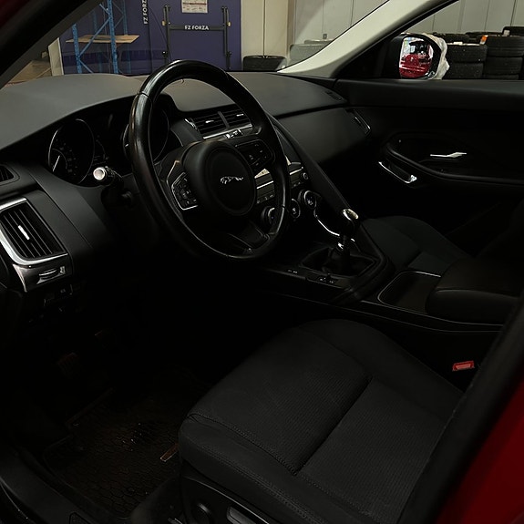 Jaguar E-PACE 8 of 12