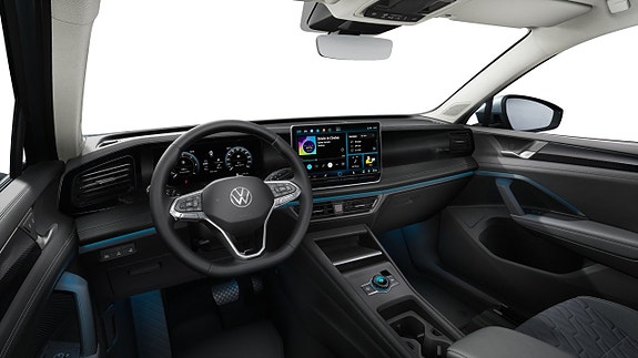 Volkswagen Tiguan 2 of 5