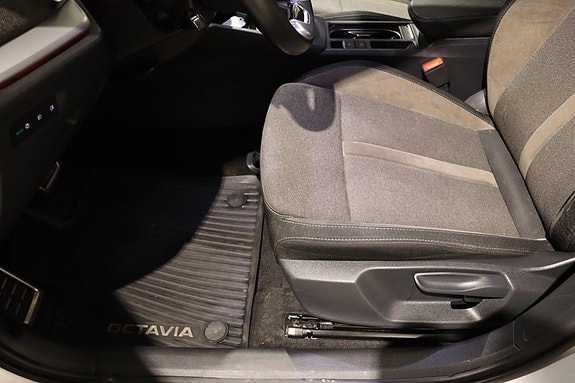 Skoda Octavia Scout 7 of 16