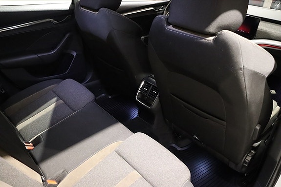 Skoda Octavia Scout 11 of 16