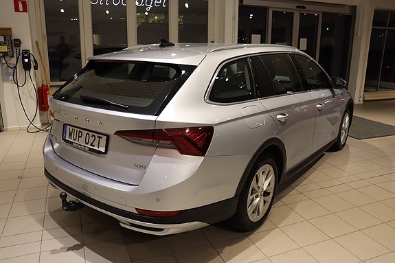 Skoda Octavia Scout 4 of 5