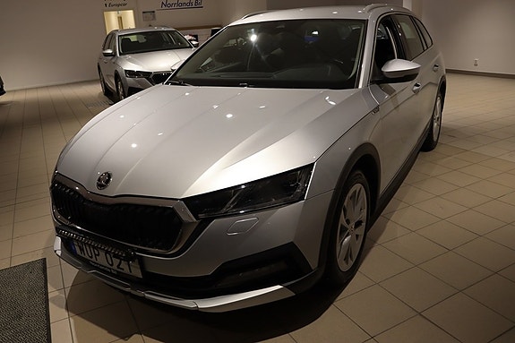Skoda Octavia Scout 3 of 5