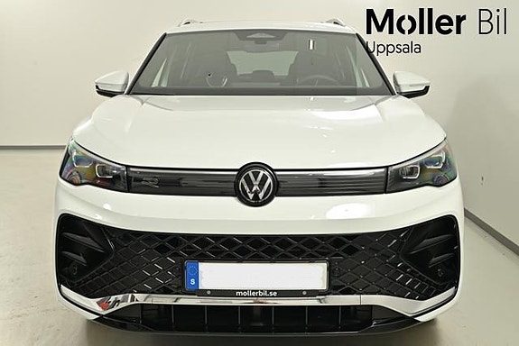 Volkswagen Tiguan 2 of 5
