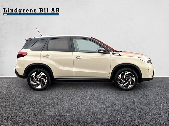 Suzuki Vitara 2 of 5