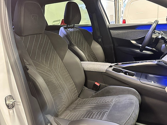 Peugeot e-5008 10 of 16
