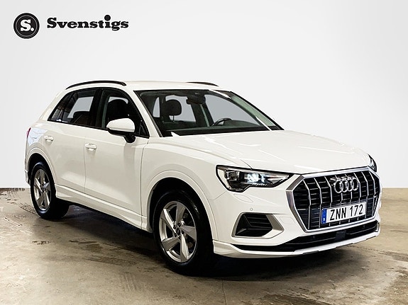 Audi Q3 2 of 5