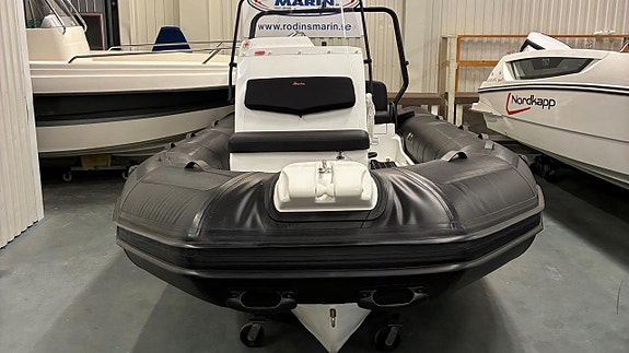 Adventure Vesta 650 HD-22 med Honda DF 150 Vtec-22