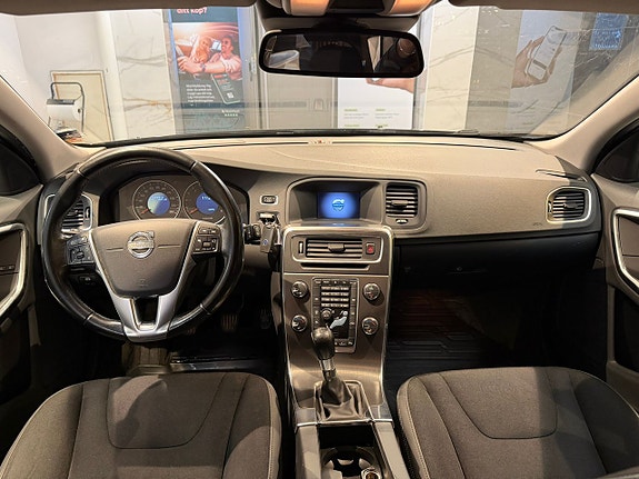 Volvo V60 9 of 24