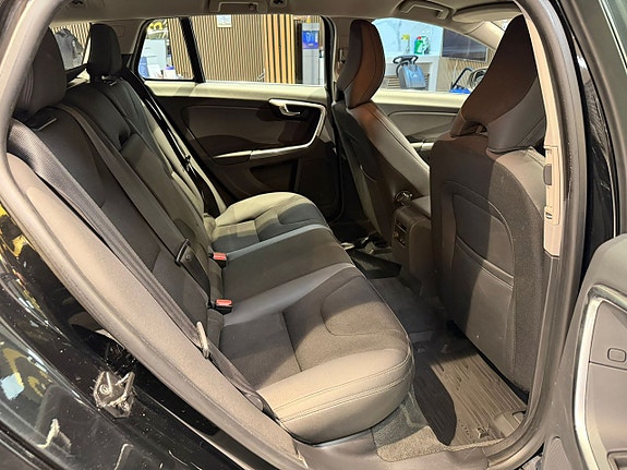 Volvo V60 16 of 24