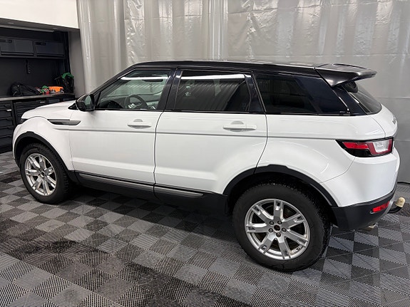 Land Rover Range Rover Evoque 2 of 5