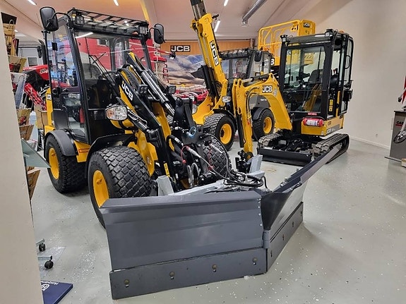 JCB 403Plus snöutrustad för omg.leverans!